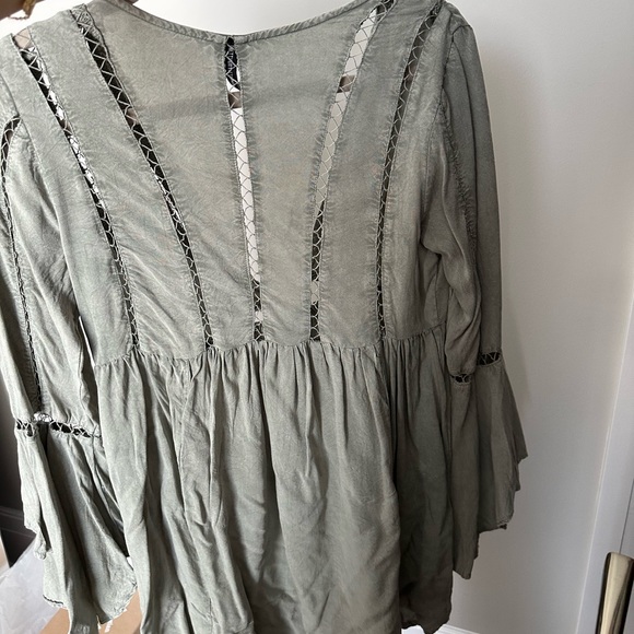 Gorgeous top/ cover up - Picture 9 of 11